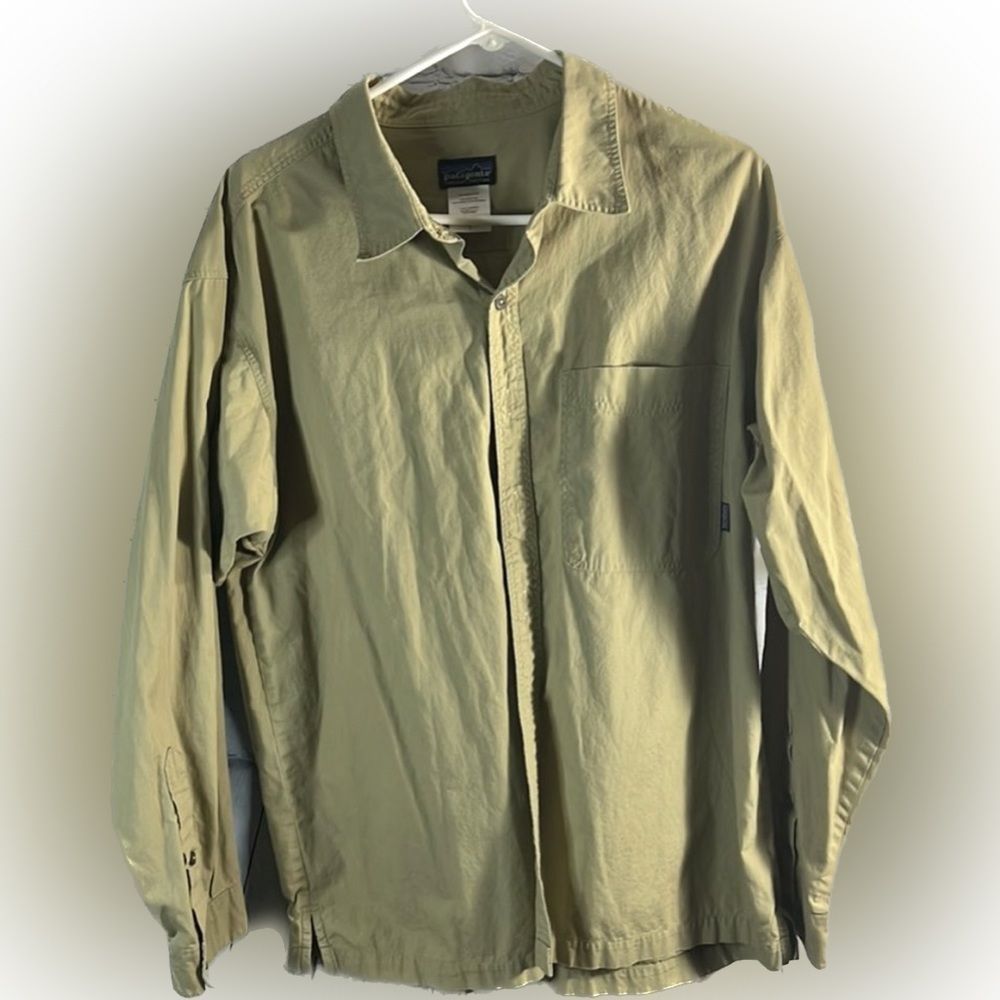 Patagonia 100% organic cotton khaki button up